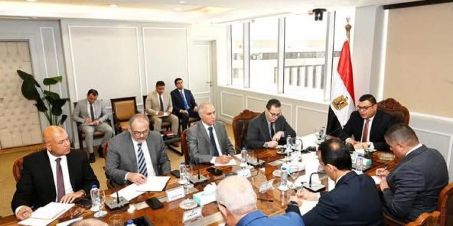 وزير
      الإسكان
      يعقد
      اجتماعًا
      مع
      نواب
      ومساعدي
      هيئة
      المجتمعات
      العمرانية
      الجديدة - تكنو بلس