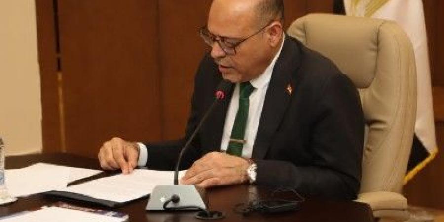 وزير
العمل:
تطورات
إيجابية
بشأن
عامل
تعرض
لتعنيف
من
صاحب
عمل
سعود - تكنو بلس