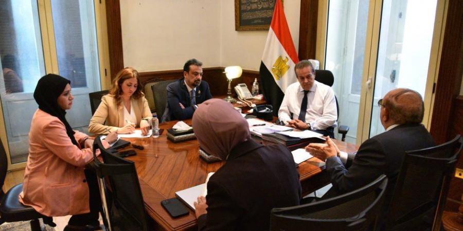 وزير الصحة يبحث مسارات التعليم التخصصي والدراسات العليا للأطباء - تكنو بلس