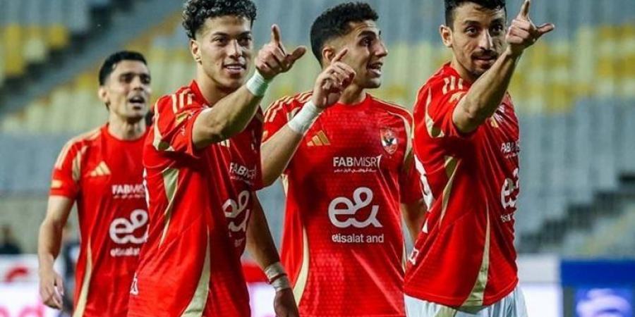 الأهلي
كامل
العدد
فى
مباراة
حسم
الدوري
أمام
فاركو - تكنو بلس