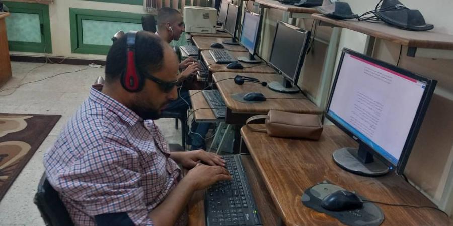 عميد كلية القرآن بأزهر طنطا الكريم يتفقد امتحانات الطلاب المكفوفين.. صور