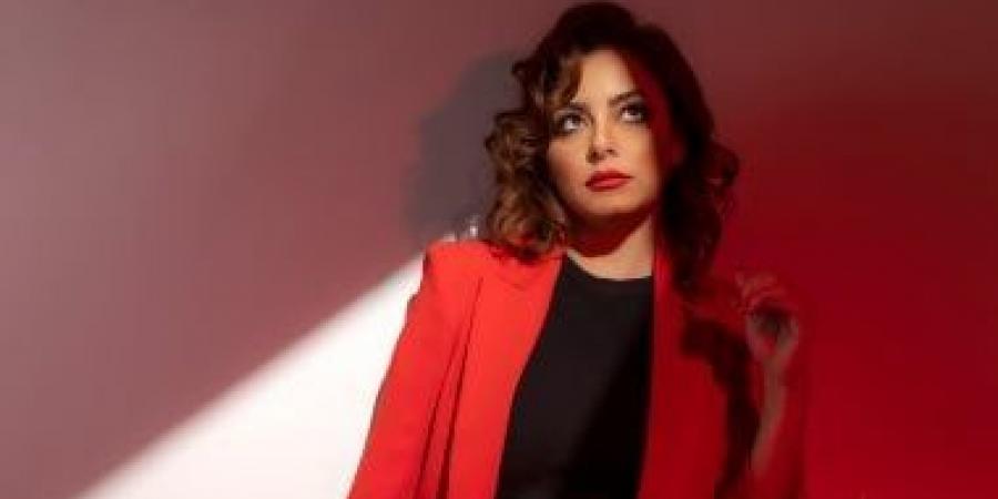 تحريات لكشف ملابسات اتهام الفنانة إلهام عبد البديع لطليقها بمطاردتها