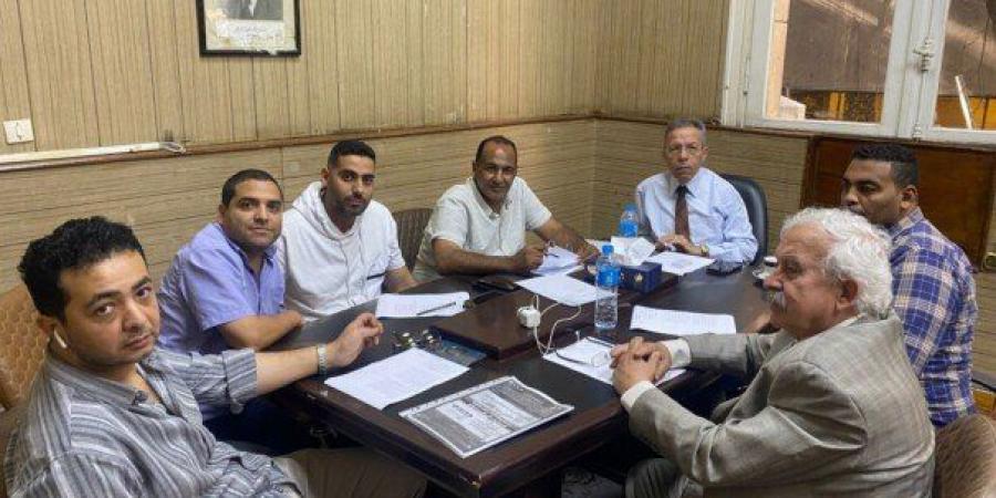 «الأطباء»
      تتضامن
      مع
      خالد
      أمين
      في
      مواجهة
      بلاغ
      «الصحة»:
      نرفض
      استهداف
      أعضاء
      النقابة - تكنو بلس