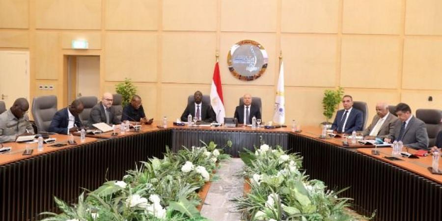 وزير
الصناعة
يبحث
مع
وزير
البنية
التحتية
التشادي
سبل
تعزيز
التعاون - تكنو بلس