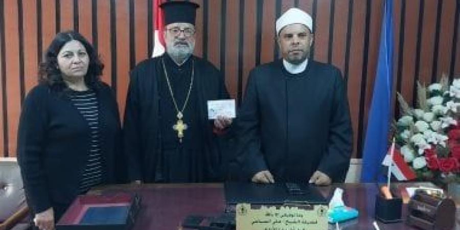 فيها حاجة حلوة.. قبطى يساهم فى صك الأضاحى بدمياط.. فيديو