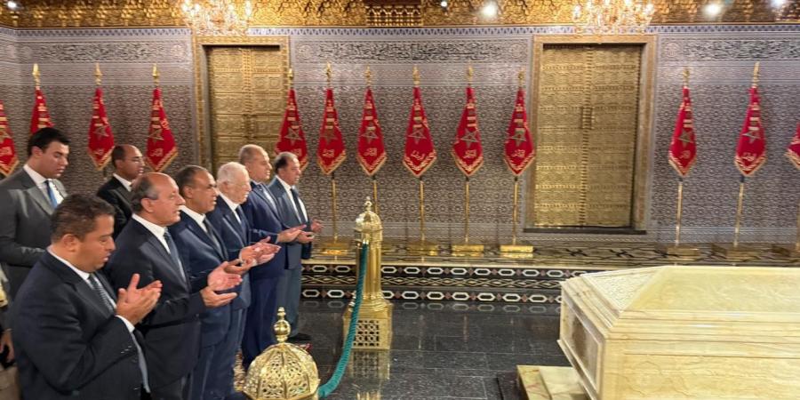 وزير
الخارجية
يزور
ضريح
ضريح
ملكيّ
المغرب
الراحلين
بالرباط - تكنو بلس