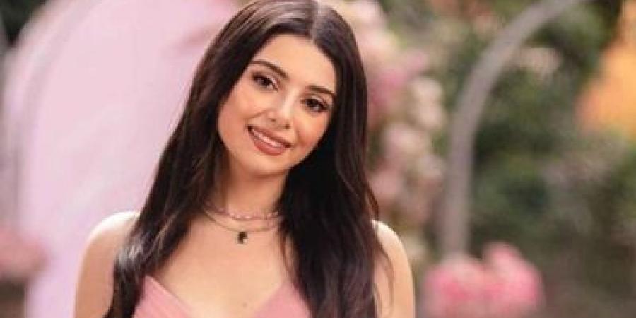 ماريتا
الحلاني
تكشف
أسرار
مكياجها..
دليلك
لإطلالة
مثالية - تكنو بلس