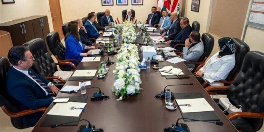 كامل
      الوزير:
      شركة
      «الجسر
      العربي»
      نموذج
      ناجح
      للشراكة
      العربية
      ‏ودعم
      التجارة
      البينية - تكنو بلس