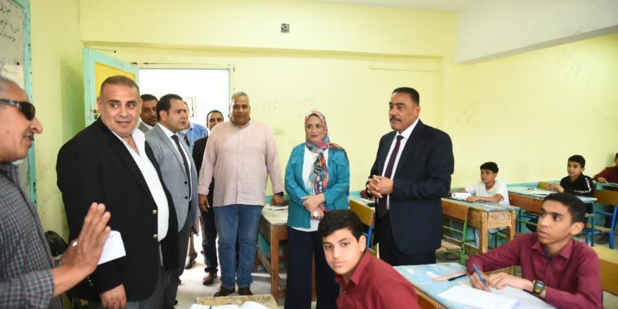 محافظ
مطروح
يتفقد
إنطلاق
ماراثون
امتحانات
الشهادة
الإعدادية - تكنو بلس