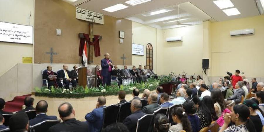 رئيس
      الطائفة
      الإنجيلية
      يشهد
      تنصيب
      راعيً
      كنيسة
      الإنجيلية
      بداقوف
      المنيا - تكنو بلس