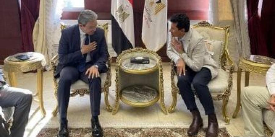 نقيب الإعلاميين يشكر وزير الشباب والرياضة على تهنئته إعلامي مصر  بعيدهم الـ21