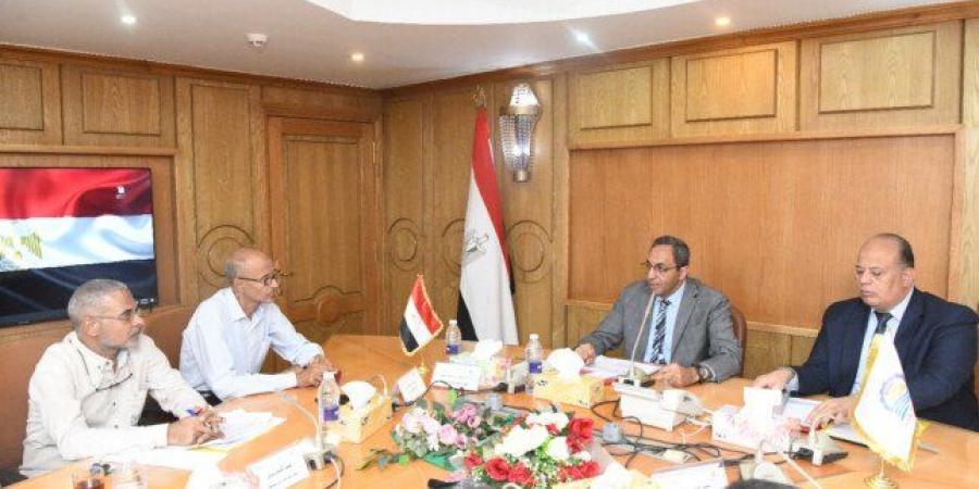 محافظ
      قنا
      يبحث
      آليات
      تنمية
      الموارد
      الذاتية
      وتحسين
      استغلال
      الأصول
      العامة - تكنو بلس