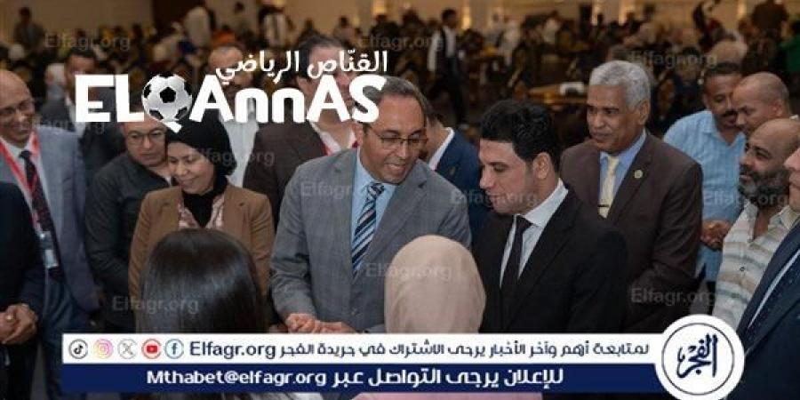 يشارك
      في
      المؤتمر
      السابع
      للصيادلة
      المصريين
      بمحافظة
      قنا-القناص
      الاخباري - تكنو بلس