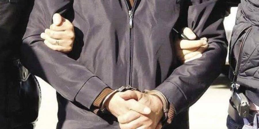 طالب
      يشعل
      النار
      في
      ورقة
      الامتحان
      داخل
      لجنة
      الثانوية
      التجارية
      ببولاق
      الدكرور - تكنو بلس