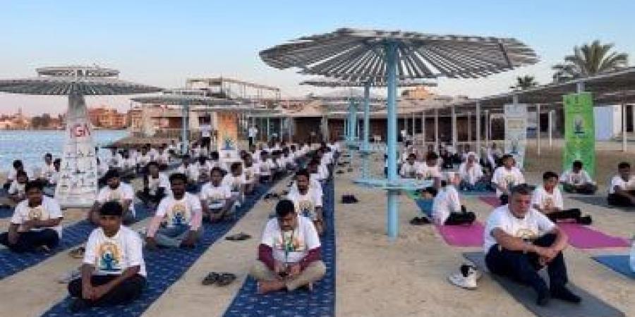 سكرتير الإسماعيلية ودبلوماسى هندي يشهدان الاحتفال باليوم العالمي لليوجا