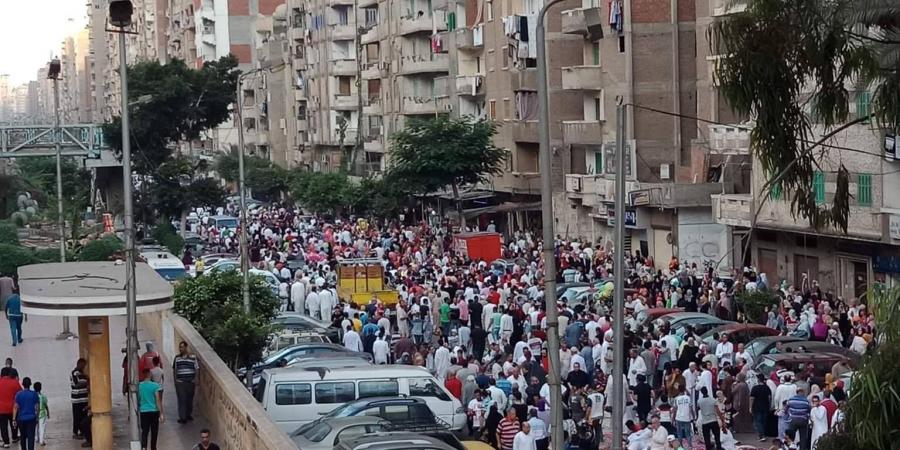 اقبال جماهيرى
كبير
على
الساحات
والمساجد
لصلاة العيد
بالأسكندرية - تكنو بلس