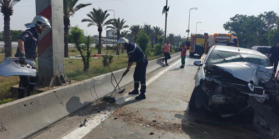  العاصمة..
3
جرحى
في
حادث
اصطدام
بين
3
سيارات - تكنو بلس