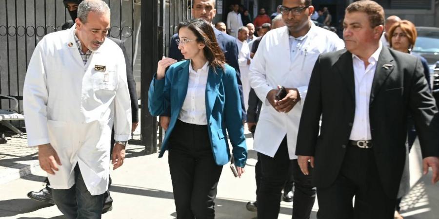 محافظ
البحيرة
تحيل
مدير
المخازن
الرئيسية
واثنين
آخرين
للتحقيق - تكنو بلس