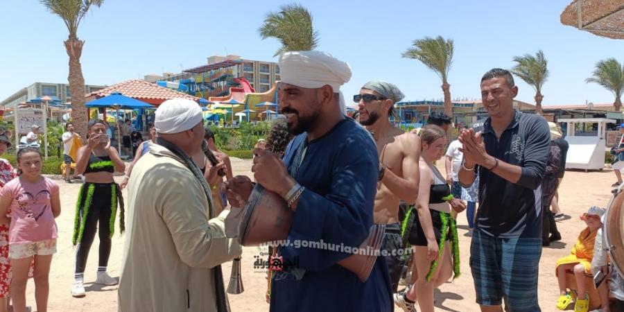 طبل
ومزمار
بلدي
وتوزيع
هدايا
علي
الشواطئ
..
احتفالات
الغردقة
بالعيد - تكنو بلس