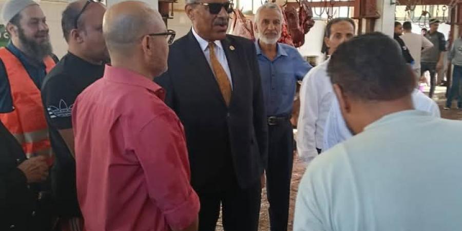 سكرتير
عام
محافظة
مطروح
يشهد
نحر
١٠
عجول
هدية
الاورمان
للفقراء - تكنو بلس