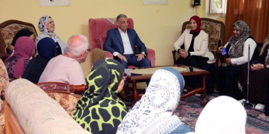 محافظ
      الإسماعيلية
      يشارك
      نزلاء
      قصر
      ضيافة
      كبار
      السن
      احتفالهم
      بالعيد - تكنو بلس