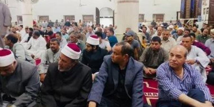 وفد من أوقاف الدقهلية يقدم واجب العزاء فى البطل خالد عبد العال شهيد الشهامة