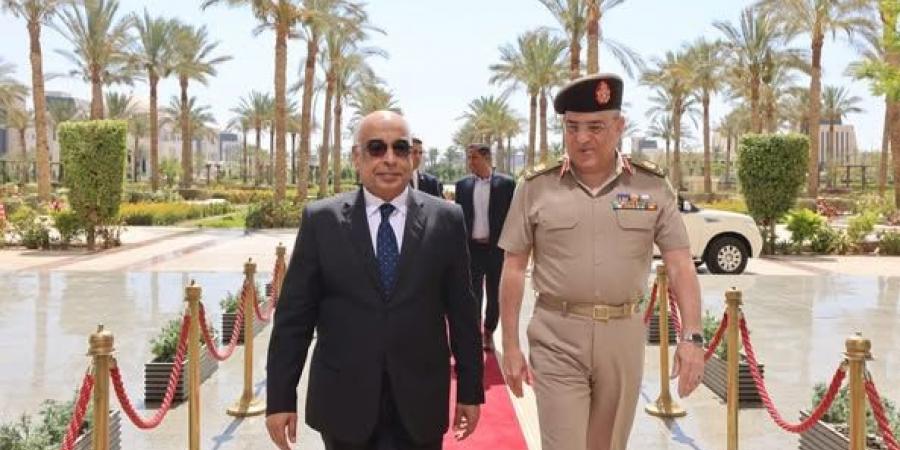 وزير
      العدل
      يشهد
      ختام
      فعاليات
      الدورة
      التدريبية
      لقادة
      القضاء
      العسكري - تكنو بلس
