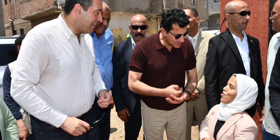 وزير
الرياضة
ومحافظ
دمياط
يتفقدان
منشآت
مركز
شباب
التوفيقية - تكنو بلس