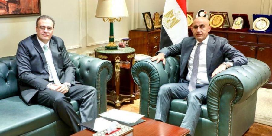 وزير التربية والتعليم يستقبل رئيس الجهاز المركزي للتنظيم والإدارة ويتفقان على إعلان نتيجة مسابقة تعيين 20 ألف معلم مساعد للغة الإنجليزية - تكنو بلس