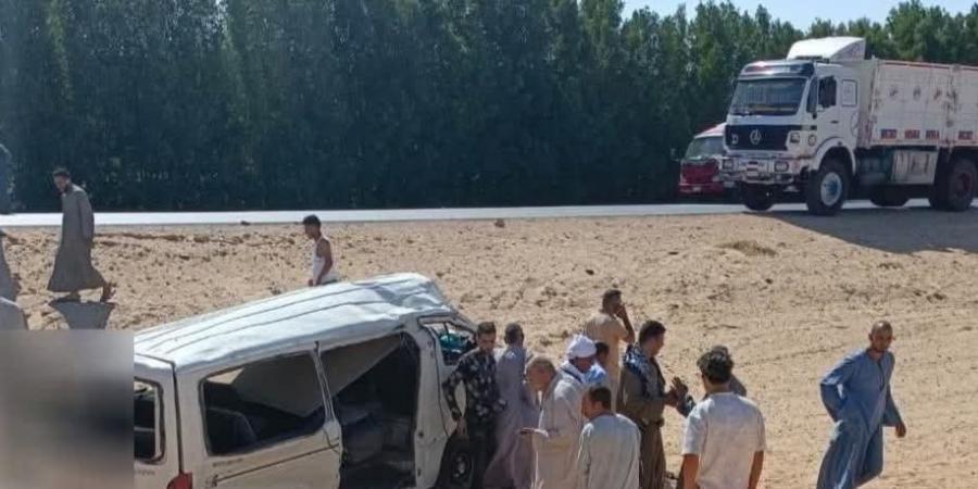 .
وفاة
3
أشخاص
وإصابة
11
آخرين
في
حادث
انقلاب
ميكروباص
بالمنيا - تكنو بلس