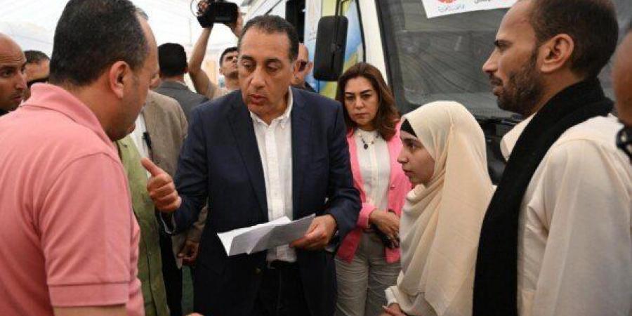 مدبولي
      يكلف
      وزير
      الصحة
      بمتابعة
      حالة
      الطفلة
      التي
      أصيبت
      بعمى
      بعد
      أن
      ضربها
      أحد
      الأطفال
      على
      رأسها - تكنو بلس