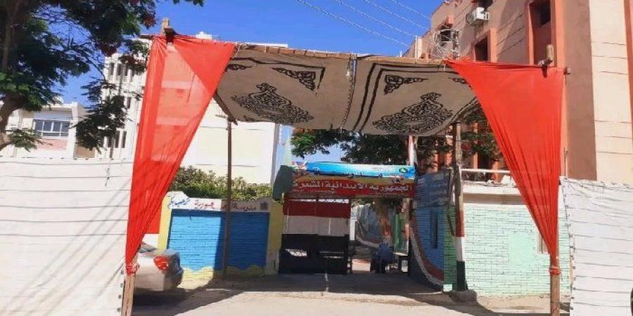 «تعليم
      الشرقية»..
      62
      ألف
      طالب
      وطالبة
      يؤدون
      امتحانات
      الشهادة
      الثانوية
      العامة
      غداً
      أمام
      155
      لجنة - تكنو بلس