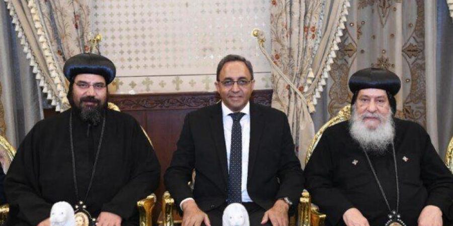 محافظ
      قنا
      يشارك
      في
      الاحتفالية
      الرسمية
      لاستقبال
      الأنبا
      إغناطيوس
      بالمطرانية - تكنو بلس