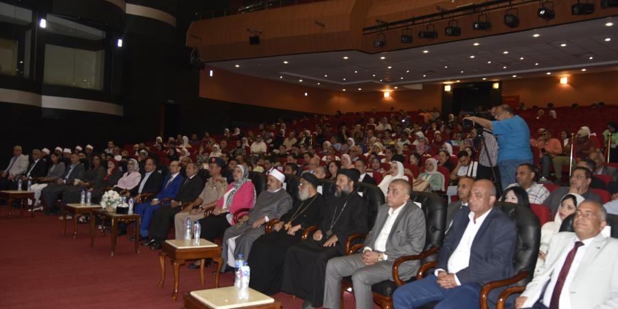 محافظ بورسعيد يشهد ندوة تثقيفية احتفالًا بالذكرى الـ12 لثورة 30 يونيو.. صور